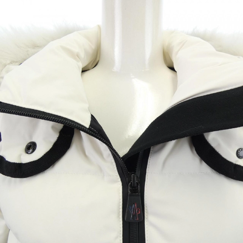 MONCLER GRENOBLE LAMOURA Áo khoác lông 632867