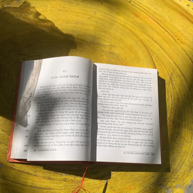 BA NGƯỜI LÍNH NGỰ LÂM- ALEXANDRE DUMAS 783391