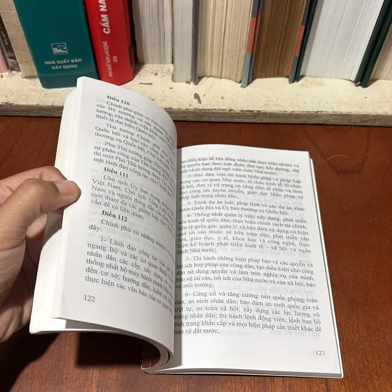 II Sách Chính Trị: Hiến Pháp Nước Cộng Hoà Xã Hội Chủ Nghĩa Việt Nam - 2017 747896