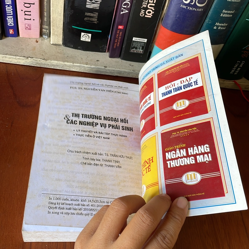II Kinh Tế: Thị Trường Ngoại Hối Các Nghiệp Vụ Phái Sinh - PGS.TS. Nguyễn Văn Tiến - 2010 552216