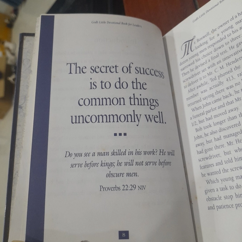 God's Little Devotional Book for LEADERS 524692