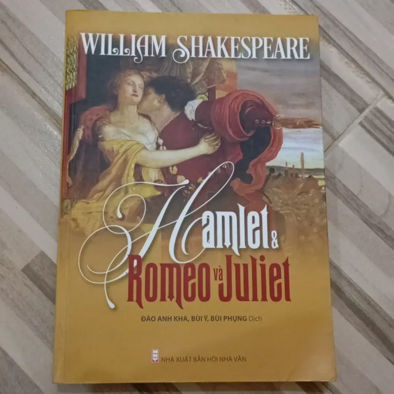 Hamlet & Romeo và Juliet  971256