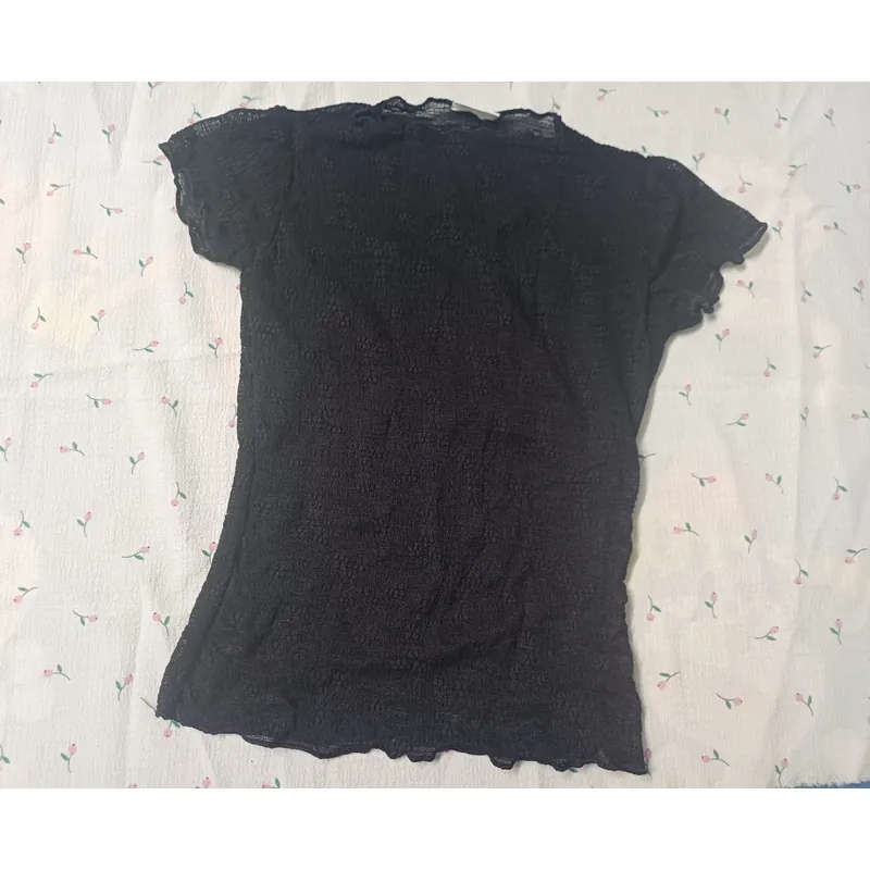 ÁO KIỂU NỮ VỚI PHONG CÁCH XUYÊN THẤU GỢI CẢM 739880