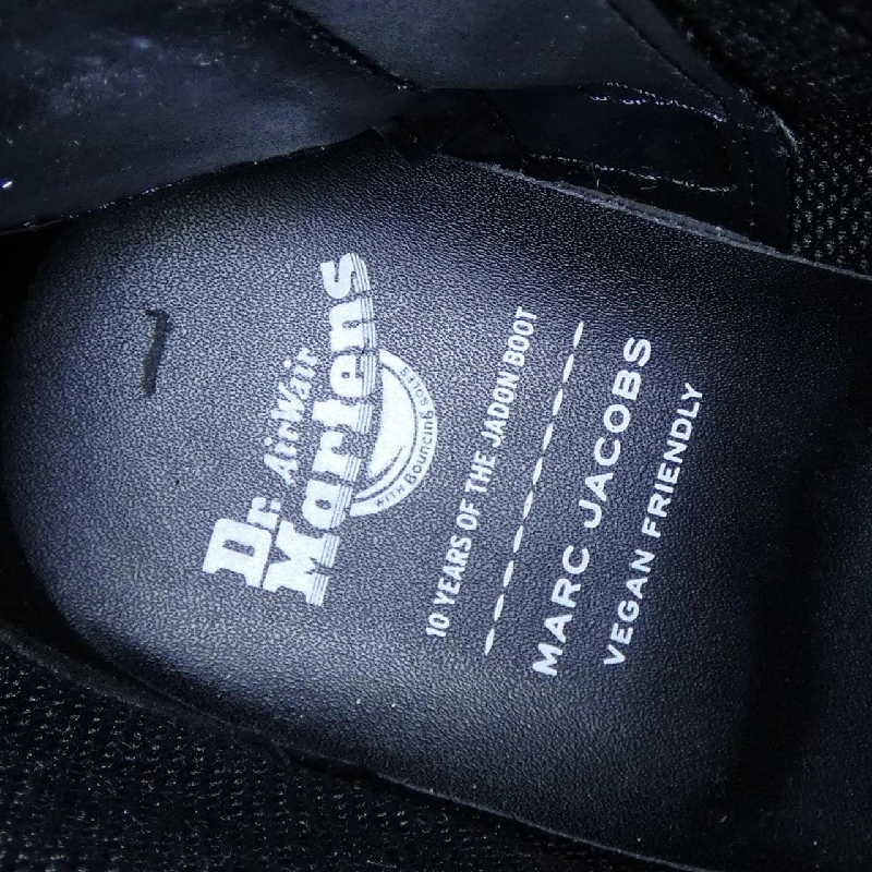 【Khuyến mãi】Giày bốt Dr. Martens DR.MARTENS 662044