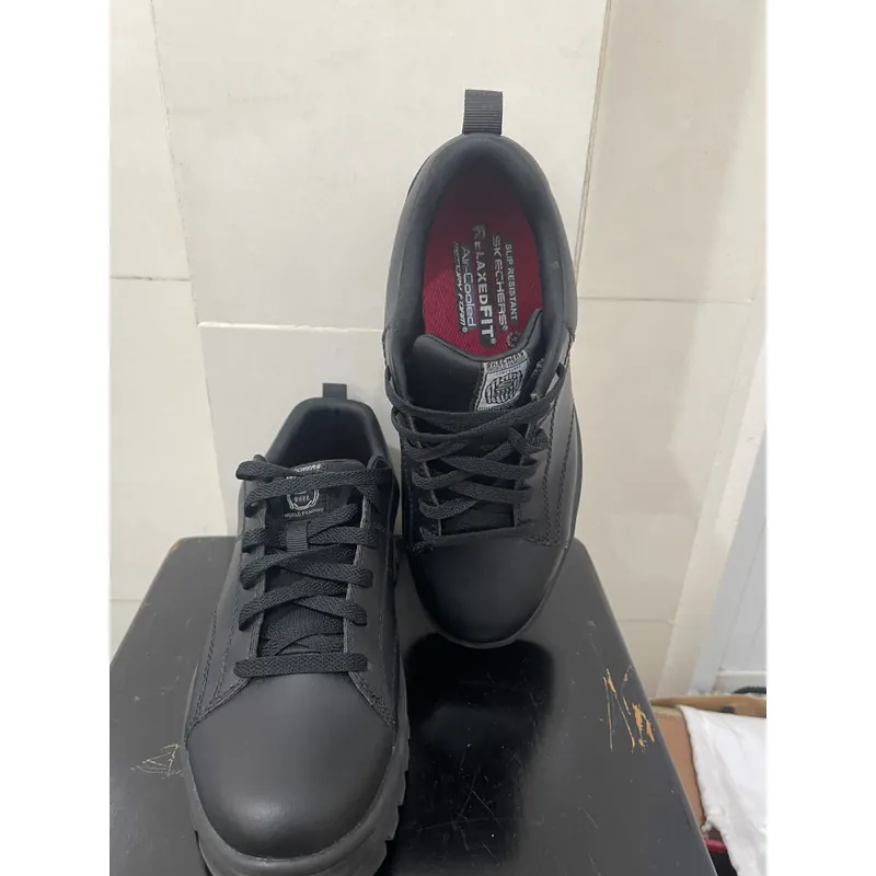 Giày Skechers màu đen - còn mới 698695