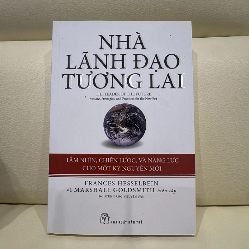 Nhà lãnh dạo tương lại - Mới 99% - Giảm 35% 368558