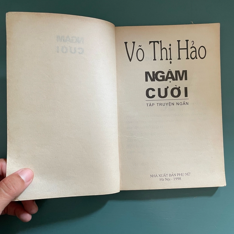 II Tựa sách: Ngậm Cười (Tập truyện ngắn) - Võ Thị Hảo - 1998 451892