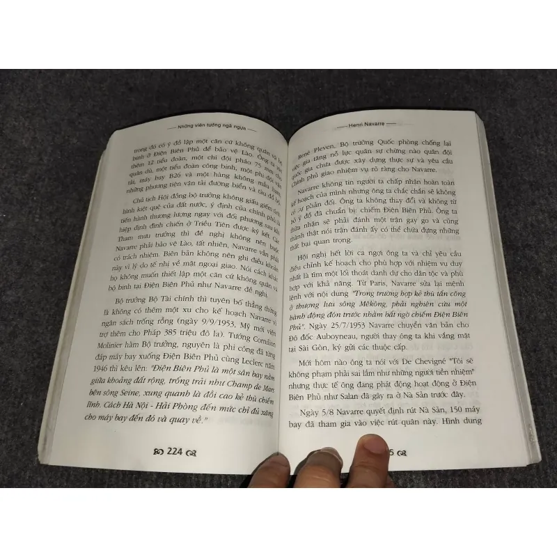 NHỮNG VIÊN TƯỚNG NGÃ NGỰA 993143