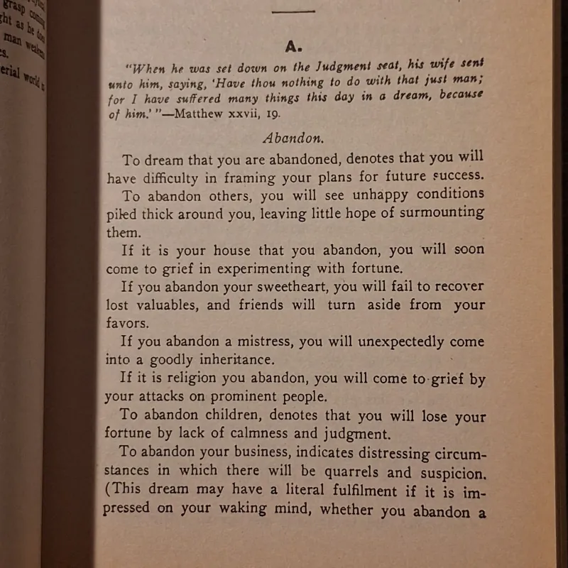The Dictionary of Dreams: 10,000 Dreams Interpreted (Từ điển đoán mộng) 783201