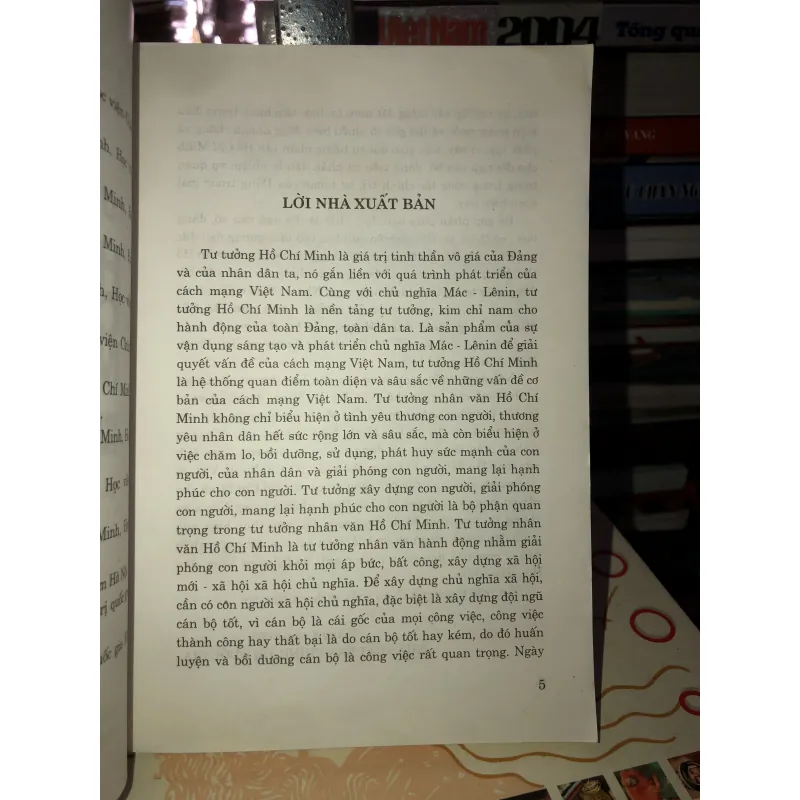 Tư tưởng nhân văn Hồ Chí Minh với việc giáo dục đội ngũ cán bộ, đảng viên hiện nay 778225