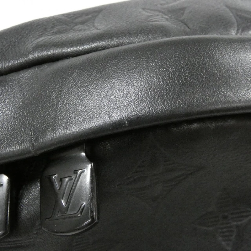 Túi đeo chéo Louis Vuitton Monogram Shadow Discovery Bum Bag PM M46036 - Hàng hiệu Authentic 801809