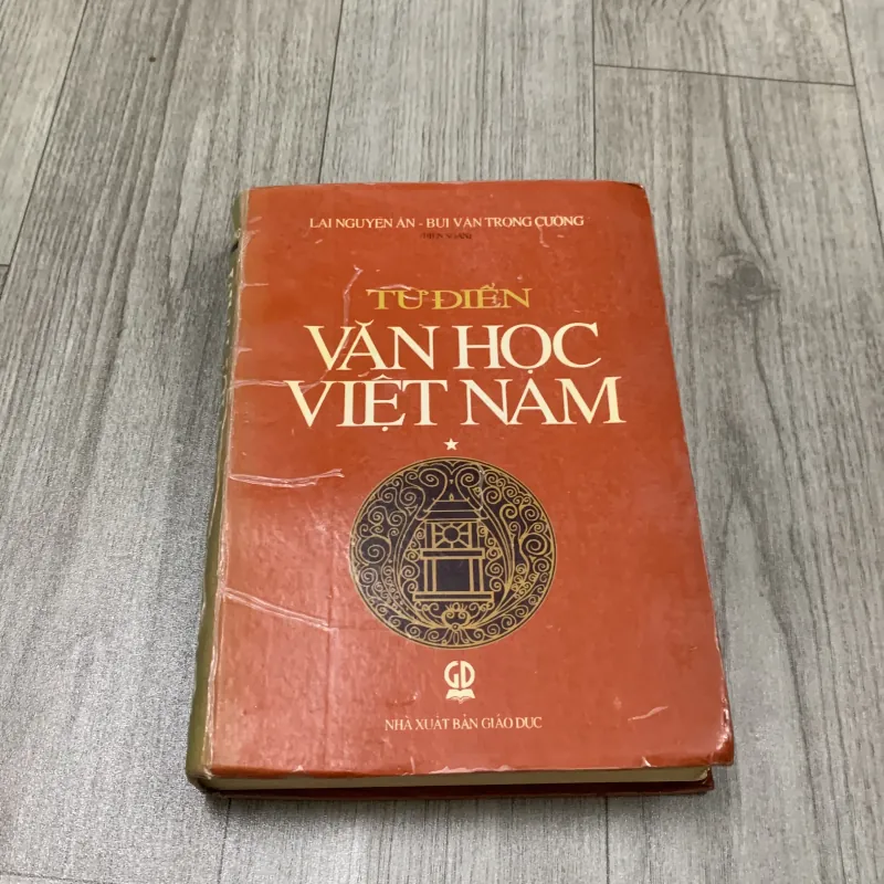 Từ điển văn học việt nam, quyển 1. 10b2 1026337