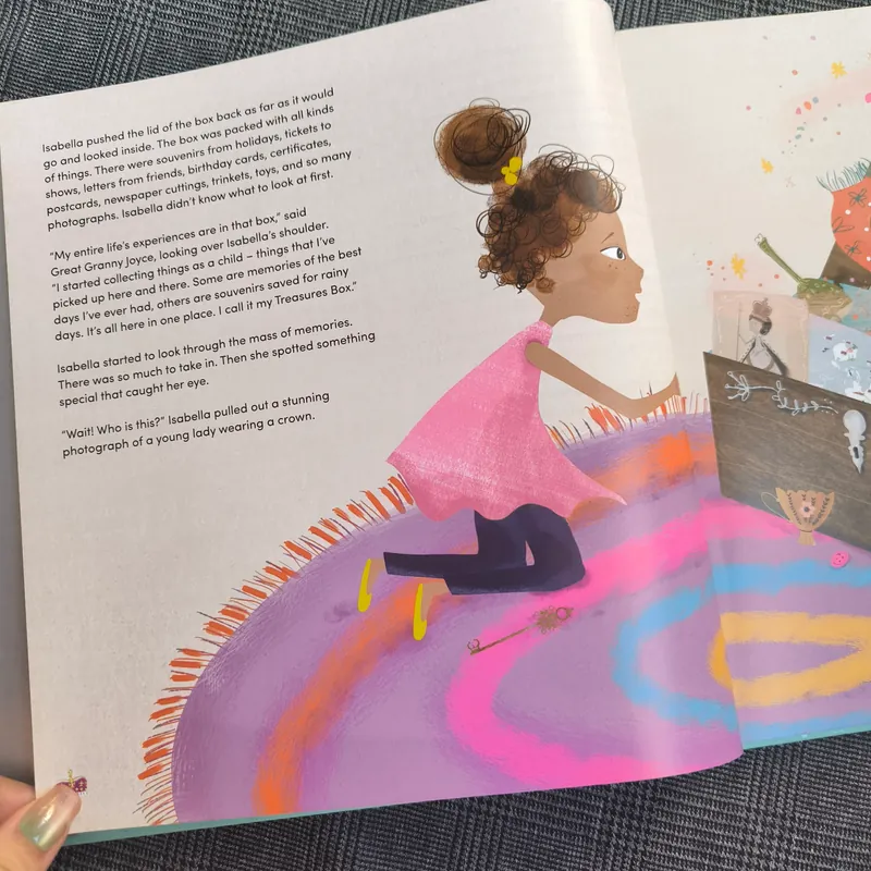 (Bìa cứng, khổ to, tiếng Anh) Queen Elizabeth: A Platinum Jubilee Celebration 695935