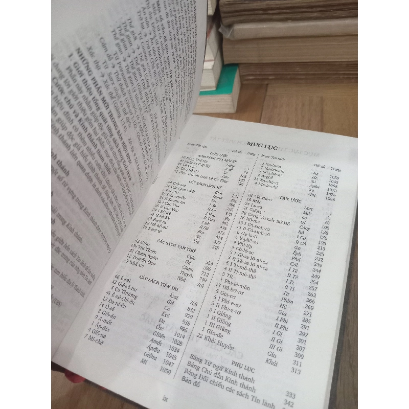 Kinh thánh cựu ước và tân ước - United Bible Societies 972875