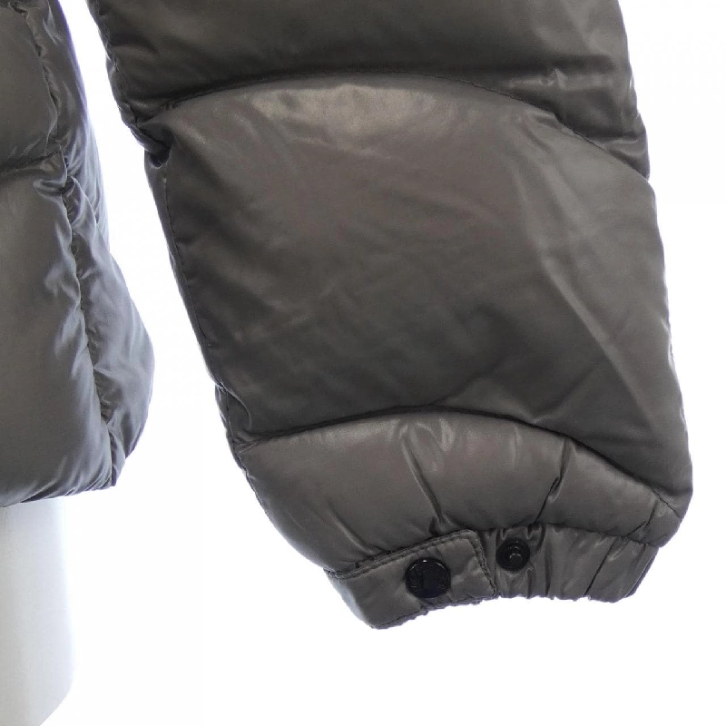 Áo khoác lông vũ MONCLER 641956