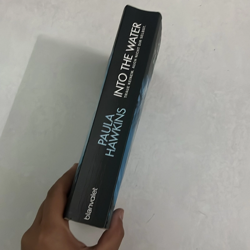 Into the water - Paula Hawkins (Ngoại văn) 502108