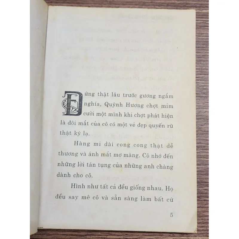 Tiểu thuyết lãng mạn Việt Nam: HOA HOÀNG LAN TRƯỚC NGÕ (Châu Liên) 782304