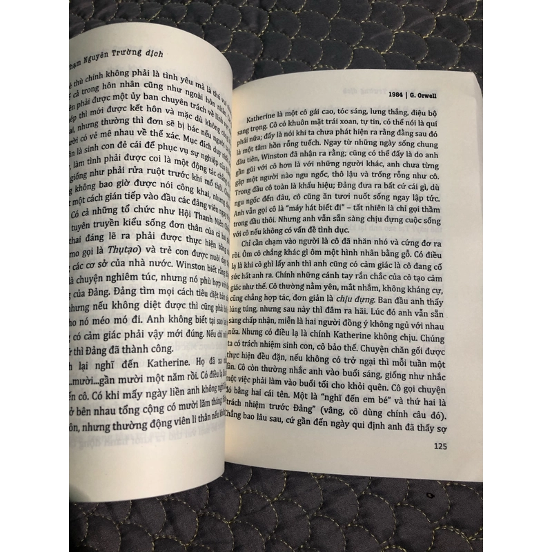 Sách 1984 - George Orwell 525832