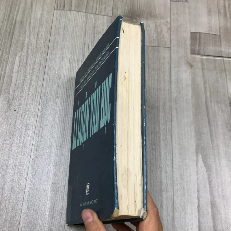 Lí luận văn học. 1a1 777781