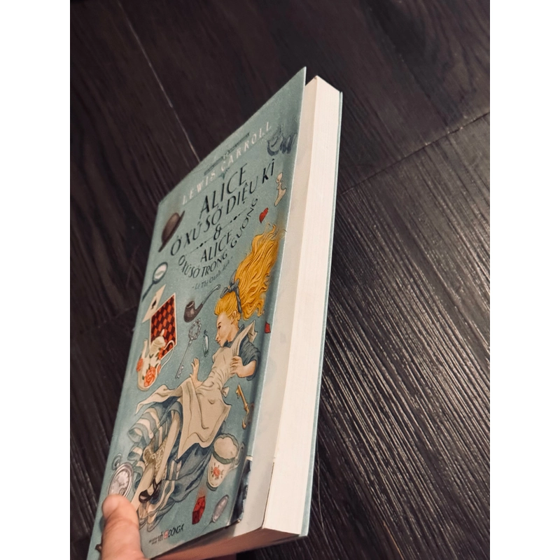 Alice ở xứ sở diệu kì 522229