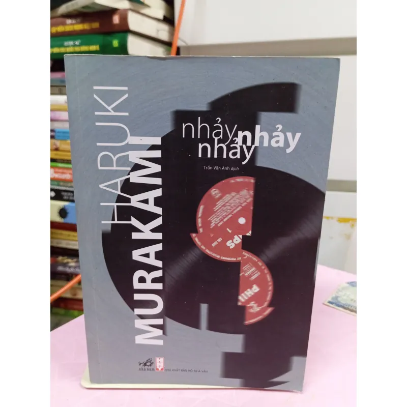 Nhảy Nhảy Nhảy là một tiểu thuyết nổi tiếng của nhà văn Nhật Bản Haruki Murakami 960694