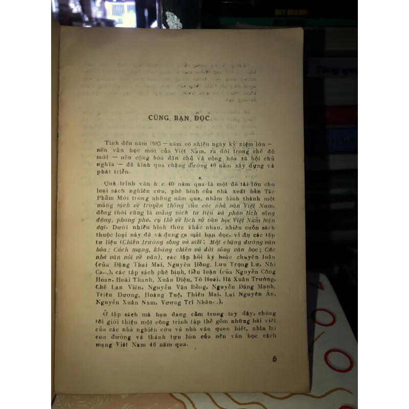 40 năm văn học tiểu luận phê bình  932392