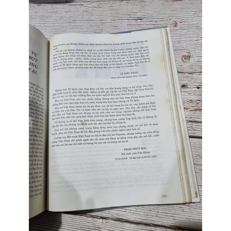 Tiếng hát những người đi tới  Thơ - nhạc - họa Sách khổ lớn, bìa cứng + áo , 620 trang  713035