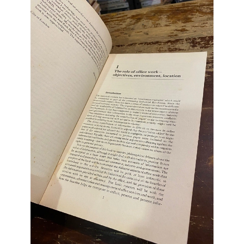 Office Administration and Management - Mike Harvey 1006764