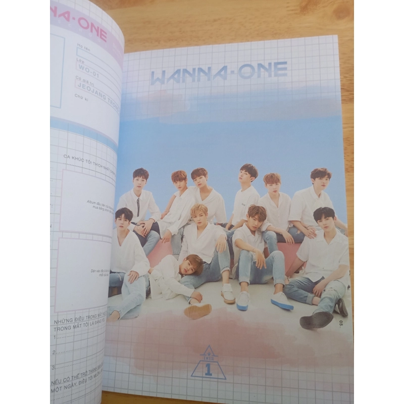 3 quyển fanbook tặng kèm mega poster 521689