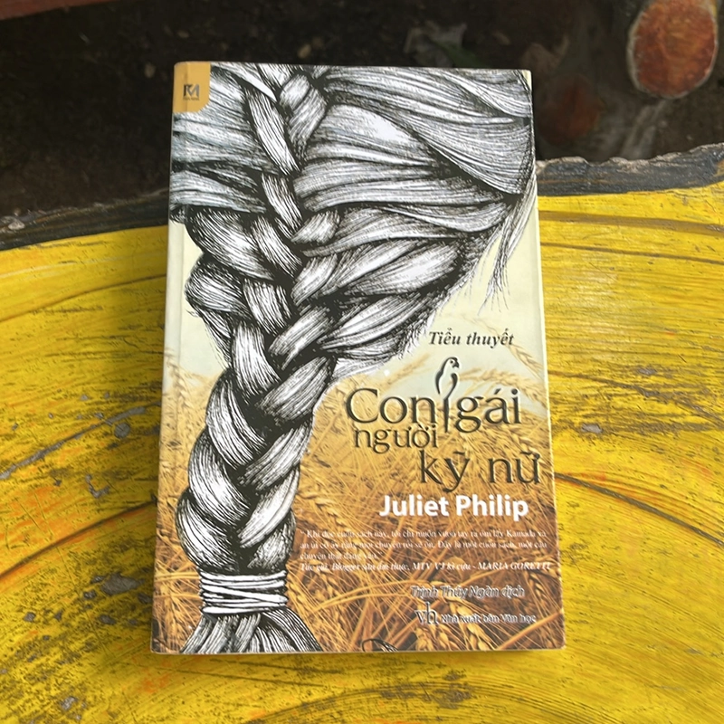 CON GÁI NGƯỜI KỸ NỮ- JULIET PHILIP 477210