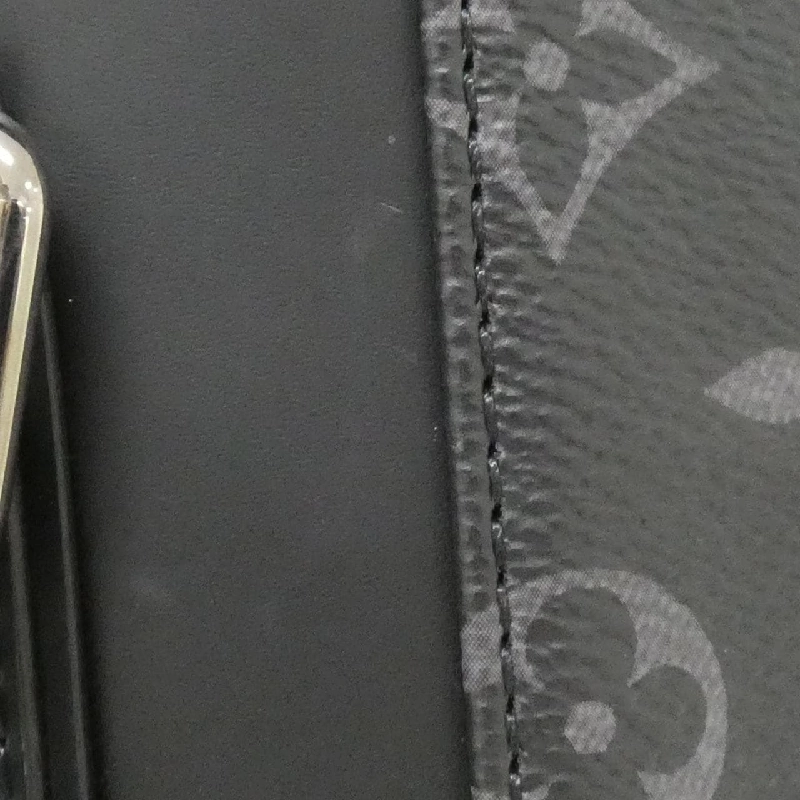 Túi đeo chéo Louis Vuitton Monogram Eclipse Voyage PM M40511 611797