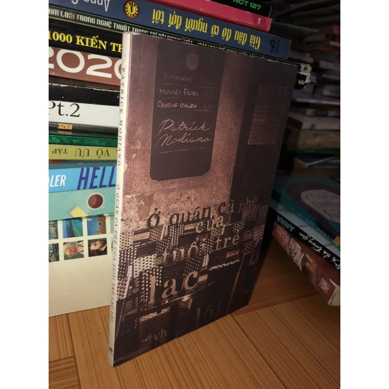 Ở quán cà phê của tuổi trẻ lạc lối - Patrick Modiano 993838