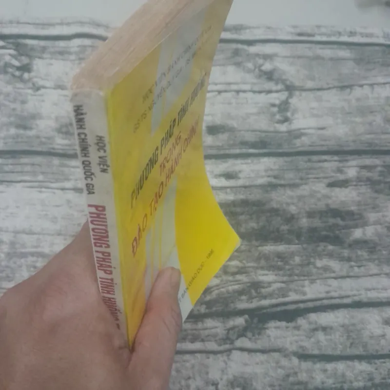 Phương pháp tình huống trong Đào Tạo Hành Chính. GS Tiến sỹ Ng Duy Gia và GS Mai Hữu Khuê. 750793