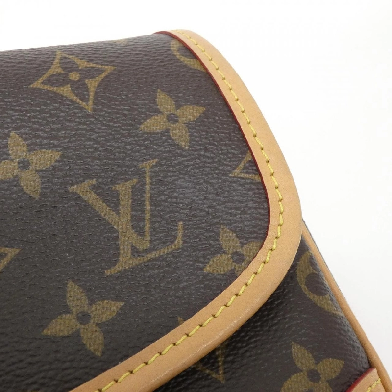 Túi xách vai Louis Vuitton Monogram Diana PM M46049 608835