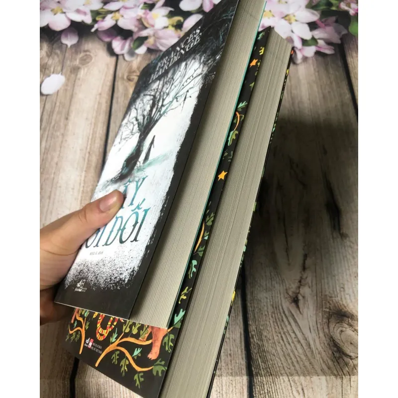 ombo Frances Hardinge: Cây Nói Dối & Vật Chứa Linh Hồn 785933