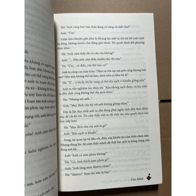 Thiên tài bên trái kẻ điên bên phải 1030215