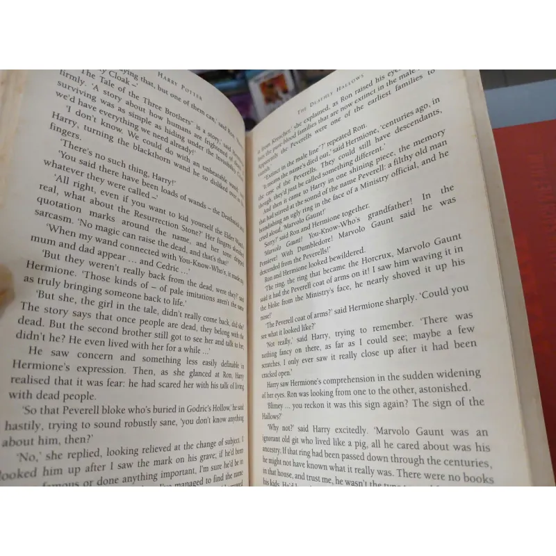 HARRY POTTER AND THE DEATHLY HALLOWS (HARRY POTTER VÀ BẢO BỐI TỬ THẦN) - J. K. ROWLING 996383