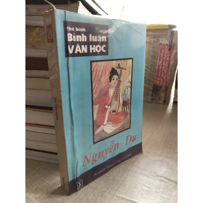 Phê bình-bình luận văn học Nguyễn Du 971171