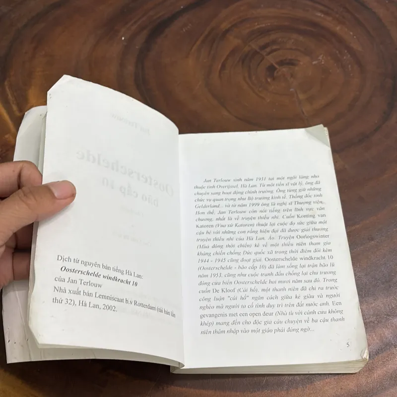 II Văn Học: Oosterschelde, Bão Cấp 10 - JAN TERLOUW - 2003 976260