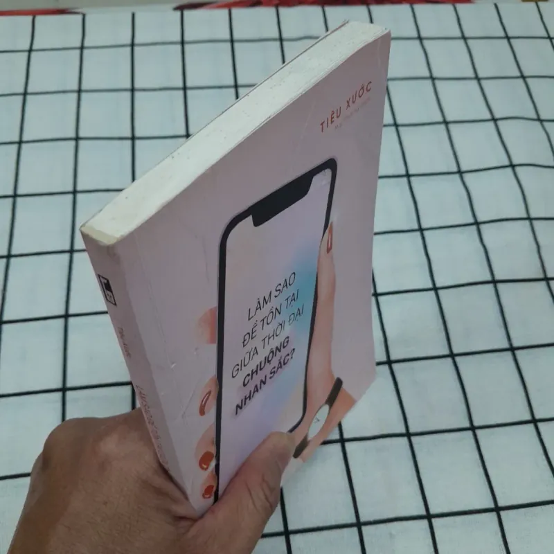 Làm sao để tồn tại giữa thời đại chuộng Nhan Sắc? Tg. TIÊU XƯỚC. 573642