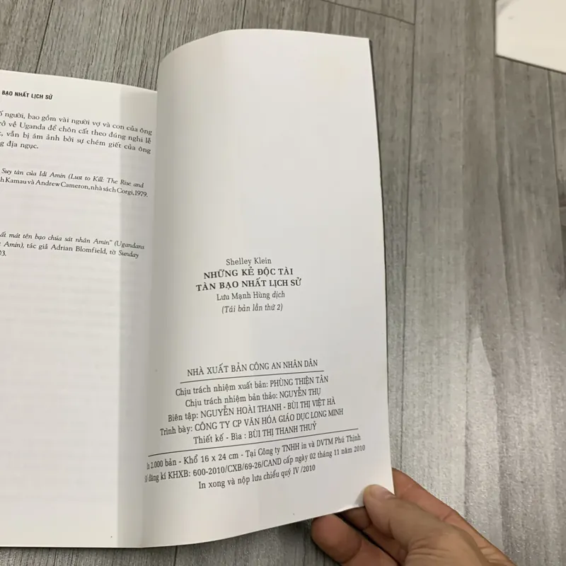 Những kẻ độc tài tàn bạo nhất lịch sử - shelley klein. 1a1 733380