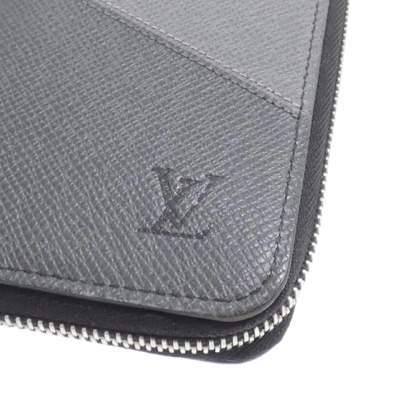 Ví đứng Zippy Louis Vuitton Taiga (Mẫu V) M30731 621464