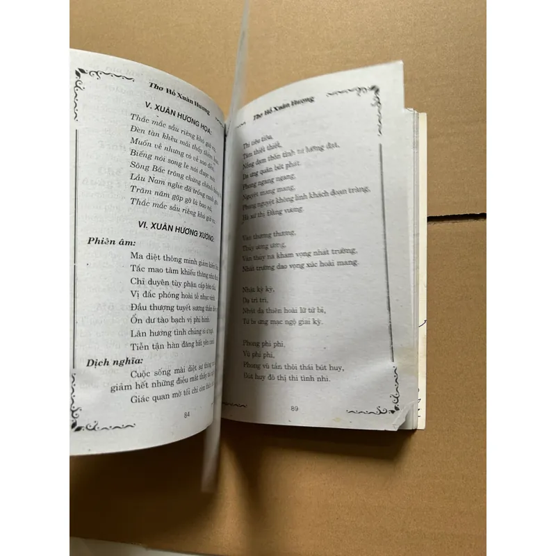 Thơ Hồ Xuân Hương 703439