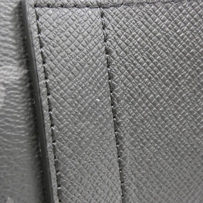 Túi đeo chéo Louis Vuitton Taiga Lama Bum Bag Outdoor M30245 613279