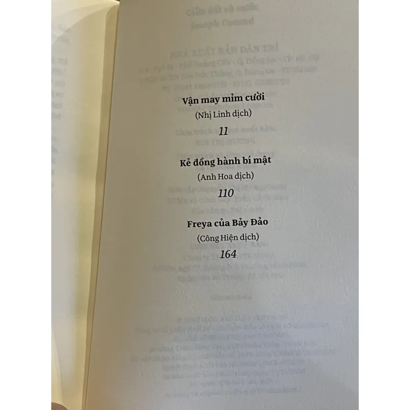 Giữa đất và nước - Joseph Conrad - Công Hiện, Anh Hoa, Nhị Linh dịch 936412