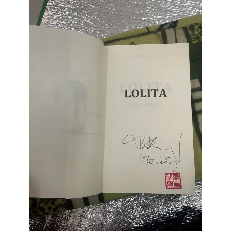 Lolita- Vladimir Nabokov- dịch giả Thiên Lương (có chữ ký dịch giả), Mới 80% (Hoi) 799481