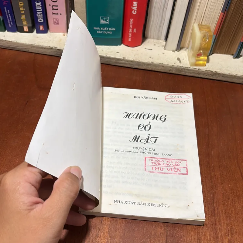 II Sách Thiếu Nhi: Hương Cỏ Mật - Bùi Văn Lam - 2002 782357