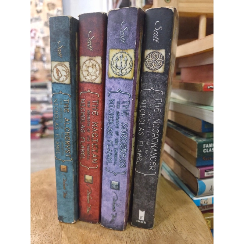 The Alchemyst: The Secrets of the Immortal Nicholas Flamel - Michael Scott 994809