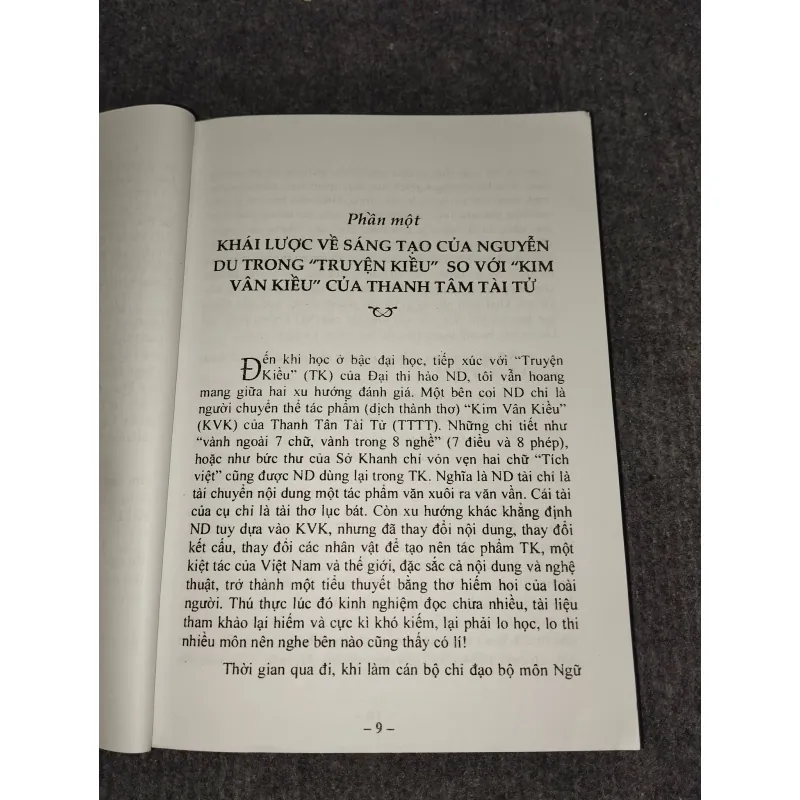 TỪ KIM VÂN KIỀU ĐẾN TRUYỆN KIỀU. SO SÁNH VÀ BÌNH LUẬN 991082