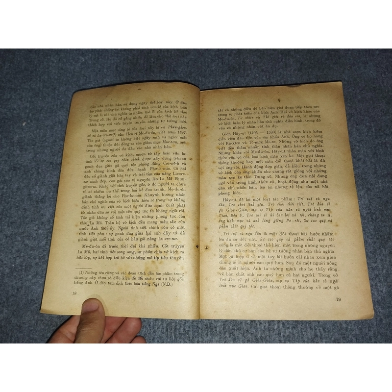 LỊCH SỬ SÂN KHẤU THẾ GIỚI TẬP II 478594